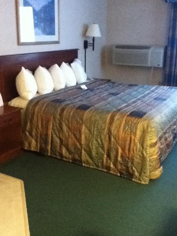 Baraga Lakeside Inn Εξωτερικό φωτογραφία